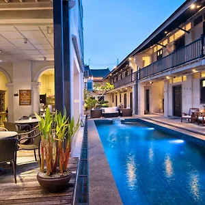 4* Hotel Noordin Mews